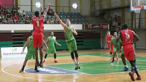 Debut con derrota: el Basket Navarra pierde su primer partido de liga en la pista del Plasencia extremeño