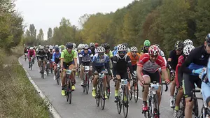 Solidaridad a pedales: la marcha ciclista de Volkswagen Navarra por los ni&ntilde;os con c&aacute;ncer bate un r&eacute;cord participativo