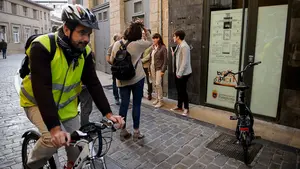 ¿Buscas dejar la bici en el Casco Antiguo? Ya puedes solicitar plaza en el nuevo parking de la calle Descalzos