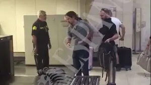 Monumental pitada a Pablo Iglesias cuando abandonaba Barcelona antes de la masiva manifestación por España