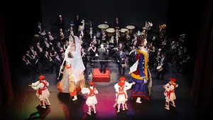 Todos bailan con los gaiteros y txistularis de Pamplona: las imágenes del concierto homenaje por su 75 aniversario 