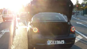 Tres mujeres heridas en varios percances en Pamplona: una colisión por deslumbramiento, un atropello y un accidente laboral