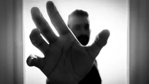 Dos años de cárcel para un vecino de Burlada que le arrancó la falange del dedo a otro hombre de un mordisco