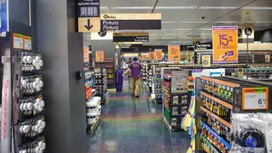 Un paseo en im&aacute;genes por BriCor, la nueva tienda especializada bricolaje de Itaroa