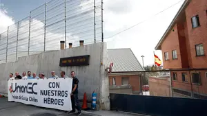 Los Guardias Civiles de Alsasua rinden homenaje a sus "héroes" un año después de la agresión y critican el "odio" de los vecinos
