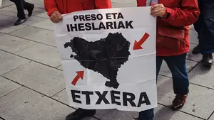 Más de 100 músicos, deportistas o escritores navarros muestran sin tapujos su apoyo a los presos etarras