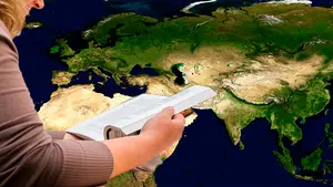 La UPNA lanza ayudas para financiar la estancia en el extranjero de estudiantes de grado y máster con problemas económicos