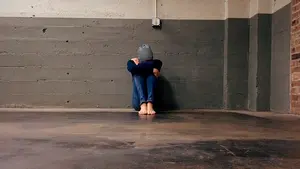 La insultaban y llegaron a abusar sexualmente de ella: nueve menores detenidos por hacer 'bullying' a una joven de 16 años