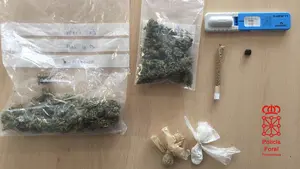 'Cazado' en pleno control: sorprenden a un vecino de Larraga drogado al volante mientras transportaba marihuana y speed