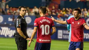 El polémico Ocón Arraiz, designado para dirigir el partido Osasuna - Elche en El Sadar
