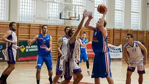 Segundo triunfo: el FNB Ardoi logra una victoria contundente en la pista cántabra del CB Solares