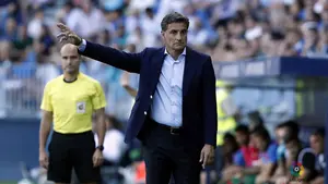 Míchel González, al cuarto árbitro en el Nou Camp: "Árbitro, para el partido. Me están llamando maricón"