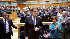Rajoy cesa a Puigdemont y convoca elecciones en Cataluña el 21 de diciembre