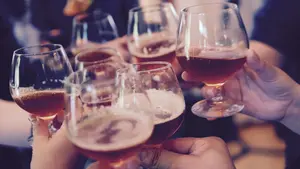 Denunciados diez jóvenes por participar a altas horas de la madrugada en una fiesta en un piso de Pamplona