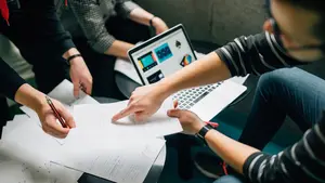 En busca de un año en EE UU o Canadá: más de 300 alumnos navarros optan a una beca de Amancio Ortega