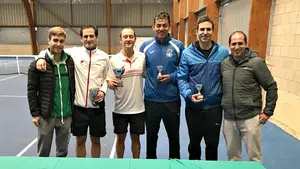 Roberto Unzué, Tenis Pamplona, se proclama campeón navarro de veteranos+35 ante Federico Irujo