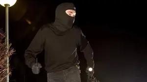 Cazado por la alarma: atrapan a un hombre de 47 años que trataba de robar un banco en Estella