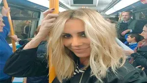 Marta Sánchez explota contra sus fans en el metro: "No me pidáis un 'selfie', me muero de la vergüenza"