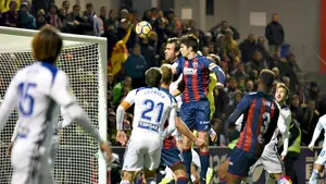 Osasuna baja al quinto puesto de la clasificación, después de la victoria del Huesca ante el Zaragoza