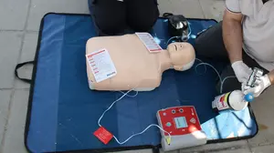 Navarra se 'blinda' contra los fallos cardíacos: los grandes espacios tendrán que tener un desfibrilador