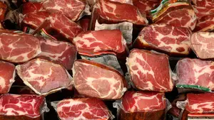 Compra millonaria en Navarra: Viscofan adquiere una empresa que fabrica el plástico para envolver la carne