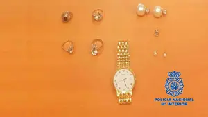 'Limpiaba' de más: detienen a una asistenta doméstica por robar joyas en la vivienda en la que trabajaba