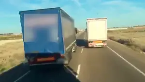Dos camioneros se ríen de la muerte y ponen en peligro a los demás usuarios de la vía antes de ser detenidos