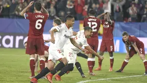 Noche para recordar en Sevilla: los de Berizzo igualan un 0-3 en el descuento ante el Liverpool 