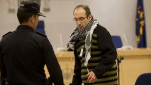 El etarra Iparragirre, enfermo de sida y que se negaba a medicarse en la cárcel, ingresa en un psiquiátrico