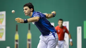 Jokin Altuna y Martija se apuntan la primera victoria en el torneo de parejas en el frontón Labrit