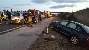 Un choque frontal en la AP-15 a la altura de Pueyo deja tres heridos, uno de ellos de gravedad