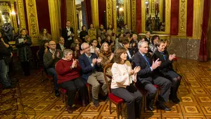 Libros, cuadros y un fusil: conoce todos los objetos que los navarros han donado al Gobierno de Barkos