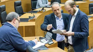 Al cuatripartito le entran las prisas por aprobar otra ley de víctimas de grupos de ultraderecha