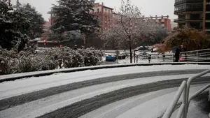 La nieve cubre ya Pamplona y sus alrededores: así están las calles de la capital navarra