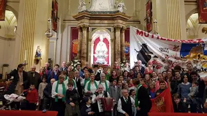 La Peña Mutilzarra celebra sus bodas de plata durante las fiestas de San Honesto en Pamplona