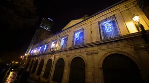 Una misa con regalos y la esperada 'escalerica': la Navidad llega a la capilla de San Fermín