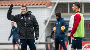 Diego Martínez esconde sus intenciones entrenando a puerta cerrada antes de recibir al Numancia