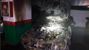 Incendio en un céntrico parking de Pamplona: un amplio dispositivo de seguridad cierra el aparcamiento