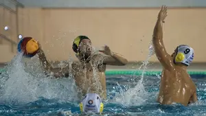 El Waterpolo Navarra sigue negado en casa: nueva derrota ante el Mediterrani en la piscina de Amaya