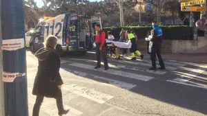 Trasladan al hospital a una mujer atropellada cuando cruzaba con su nieta un paso de cebra de Tafalla 