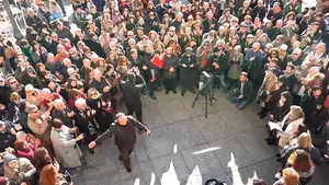 AGAO trae a las calles de Pamplona los primeros villancicos navideños a ritmo de ópera