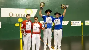 Xanti Uterga y Etxeberría III se llevan las txapelas en la final del campeonato de parejas