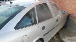 Un joven drogado estrella su coche contra una vivienda en Mendavia al tratar de huir de la policía