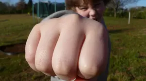 A golpes en su casa: detenido por agredir físicamente a su madre en una localidad de la Ribera