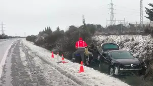 El mal tiempo y la nieve en Navarra provocan hasta ocho salidas de vía durante la mañana