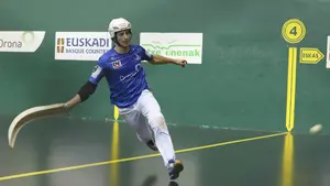 Barrenetxea IV le devuelve la moneda al navarro Santi Uterga y pasa a la final del Masters