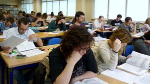 La biblioteca de la UNED amplía su apertura con la llegada de exámenes: estos son los horarios