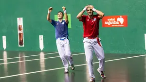 Extraordinario partido de mano parejas en el frontón Labrit