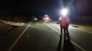 Dos heridos, uno de ellos muy grave, tras una colisión frontal entre una furgoneta y un turismo en Mués