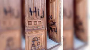 Nuevo ataque a un colegio en Navarra: aparecen pintadas ofensivas en los Jesuitas de Tudela